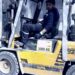 Şarampole yuvarlanan forkliftin altında kalan işçi hayatını kaybetti
