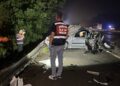 Arıza nedeniyle emniyet şeridinde duran otomobile TIR çarptı; 1 çocuk öldü, 3 yaralı