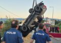 Balıkesir'de kamyonet dereye uçtu; 2 ölü, 1 yaralı