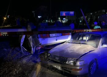 Sivas'ta iki otomobil çarpıştı: 5 yaralı