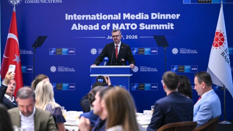 İletişim Başkanı Duran, NATO Zirvesi öncesi uluslararası basın mensuplarıyla buluştu