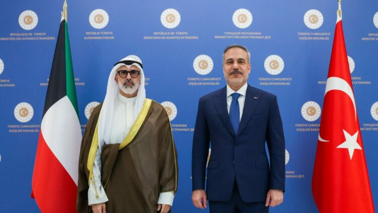 Bakan Fidan, Kuveytli mevkidaşı Al-Sabah ile bir araya geldi
