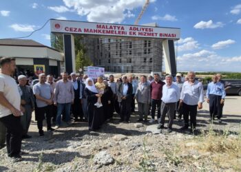Bıçakla yarasıyla ölen Emine'nin tutuklu eşinin yargılanmasına devam edildi