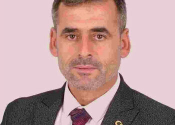 Belediye başkanına bıçaklı saldırı; oğlu arbedede yaralandı