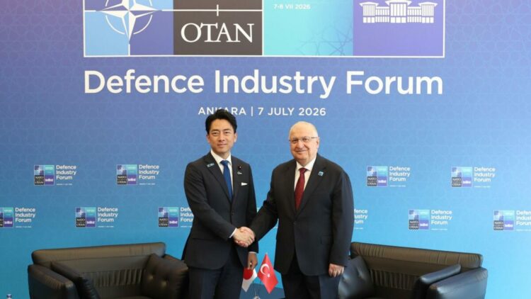 Bakan Güler, Japon mevkidaşı Koizumi ile görüştü