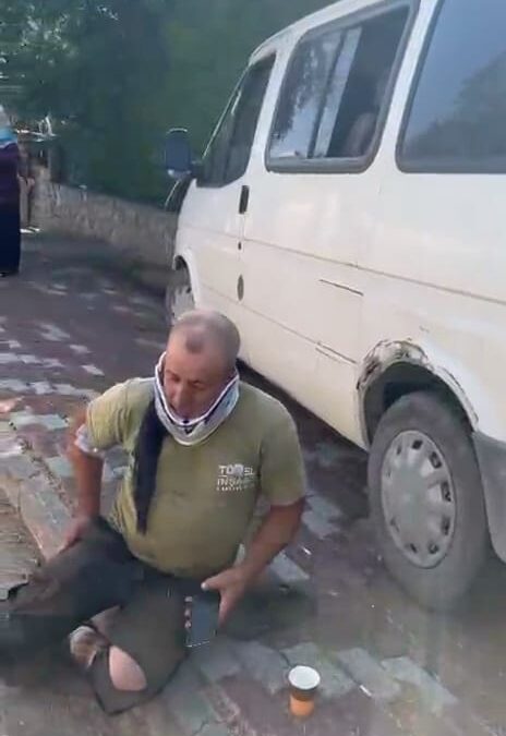 Minibüs ile otomobil çarpıştı: 3 yaralı