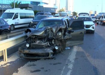 Pendik’te zincirleme kaza: 2 yaralı