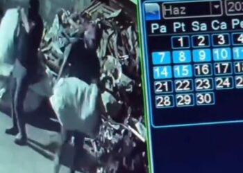 Yüzlerini maskeyle gizleyip, geri dönüşüm tesisinden 250 bin TL'lık bakır çaldılar