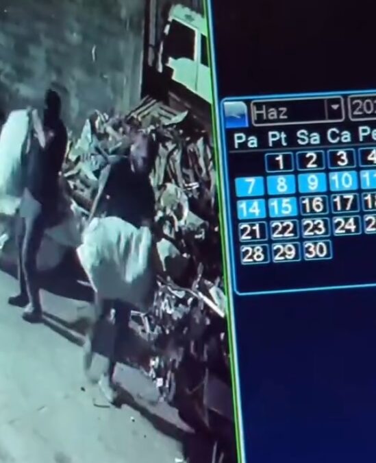 Yüzlerini maskeyle gizleyip, geri dönüşüm tesisinden 250 bin TL'lık bakır çaldılar