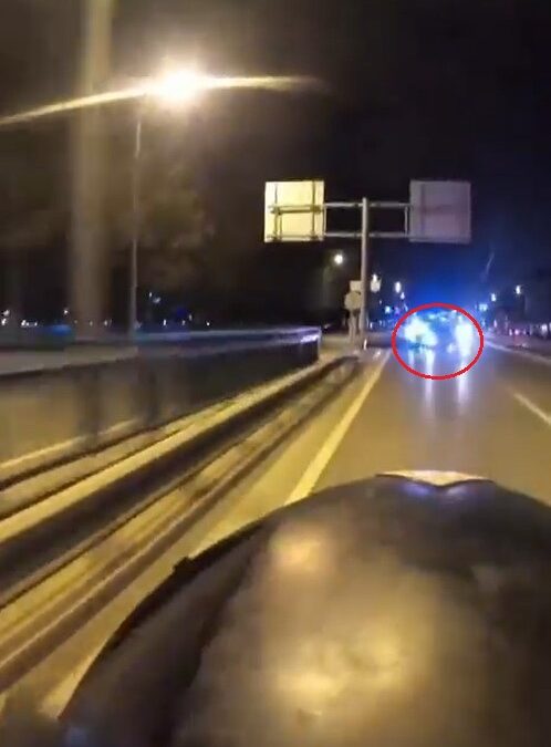 Refüje çarpan otomobilin takla attığı kaza kamerada