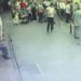 Otogara babasını almaya gelen taksici ile duraktaki şoförler arasında bıçaklı kavga: 2 yaralı