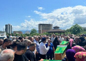 Ağabeyi, yengesi ve yeğenini öldüren emekli imam, teslim oldu