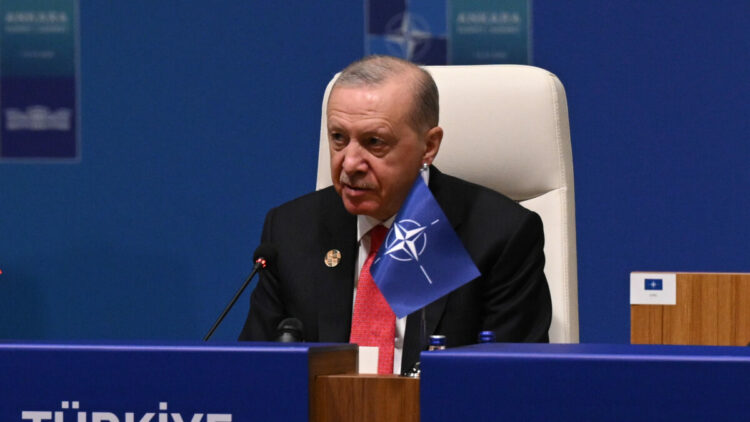 Cumhurbaşkanı Erdoğan: Savunma hedeflerine 5 yıl erken ulaşmayı hedefliyoruz