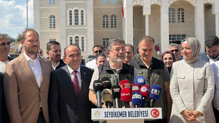 Bakan Yumaklı: Süt Üretimi Odaklı Organize Tarım Bölgesi için 2027'de ilk kazma vurulacak