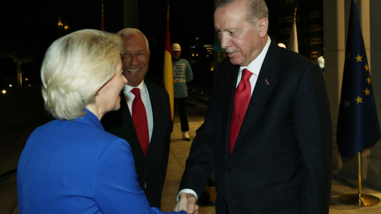 Cumhurbaşkanı Erdoğan, AB Konseyi Başkanı Costa ve AB Komisyonu Başkanı von der Leyen'i kabul etti