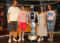 Yapay zeka destekli robot, çocuk tiyatrosunda sahneye çıktı