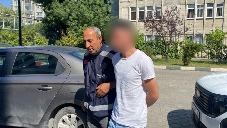 İçerisinde 6 milyon liralık ziynet eşyası olan çantayı alan şüpheliye gözaltı