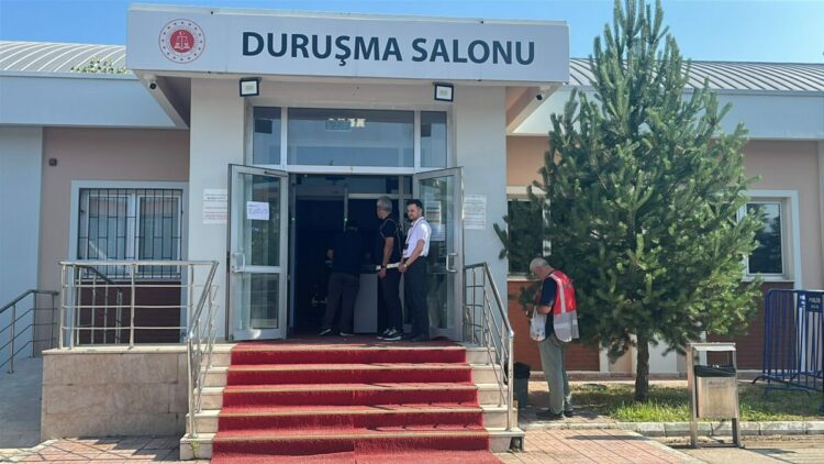 Bolu’daki ‘rüşvet’ ve ‘irtikap’ davasında zincir marketlerin yetkilileri ifade verdi