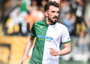 Bursaspor orta saha oyuncusu Hakkı Türker ile yollarını ayırdı
