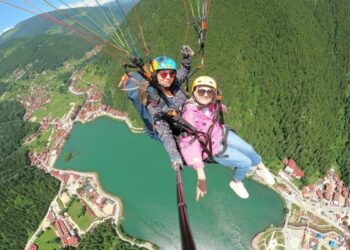 Trabzon'da Uzungöl semalarında yamaç paraşütü heyecanı
