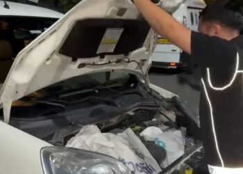 Aracının motor kısmına gizlediği uyuşturucuları piyasaya sürmek isterken yakalandı