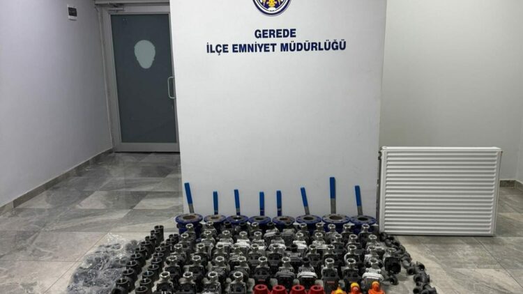 Çaldığı 2,5 milyon liralık inşaat malzemelerini satarken yakalandı