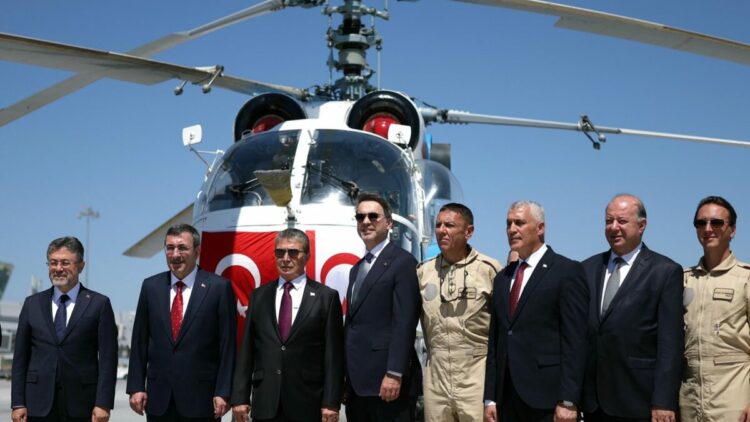 Enerji ve Tabii Kaynaklar Bakanı Alparslan Bayraktar, KKTC’de
