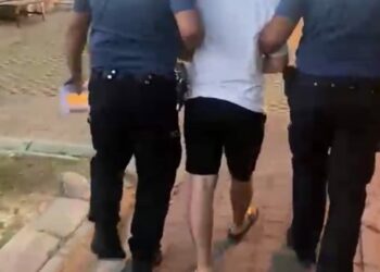İzmir’de 27 yıl 2 ay hapisle hükümlü yakalandı