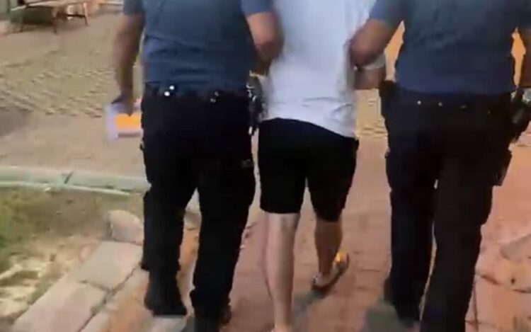 İzmir’de 27 yıl 2 ay hapisle hükümlü yakalandı