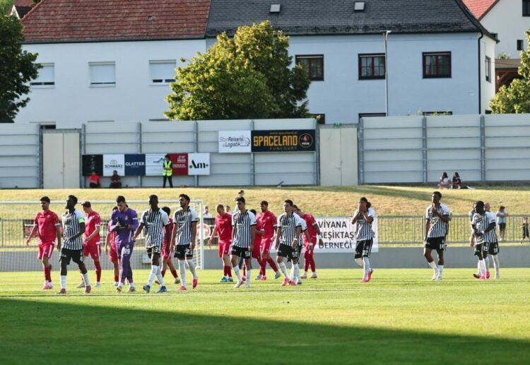 Beşiktaş, Widzew Lodz'a mağlup oldu