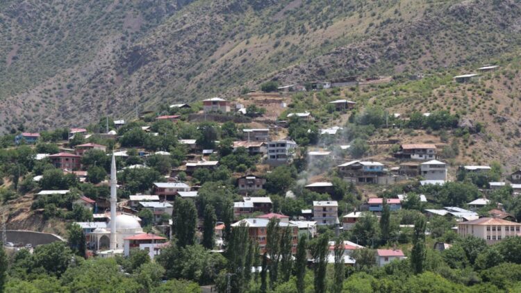2 yıl önce sel afetini yaşayan mahalleli, taşkın koruma çalışmalarının tamamlanmasını istiyor