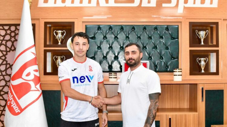 Balıkesirspor'da Celal Emir uzattı