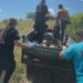 Yaylada düşerek yaralanan kişi patpatla ambulansa taşındı