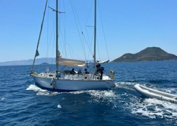Bodrum’da 35 kaçak göçmen ile 2 göçmen kaçakçısı şüphelisi yakalandı