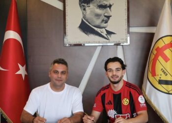 Altay'dan ayrılan Emre imzayı attı