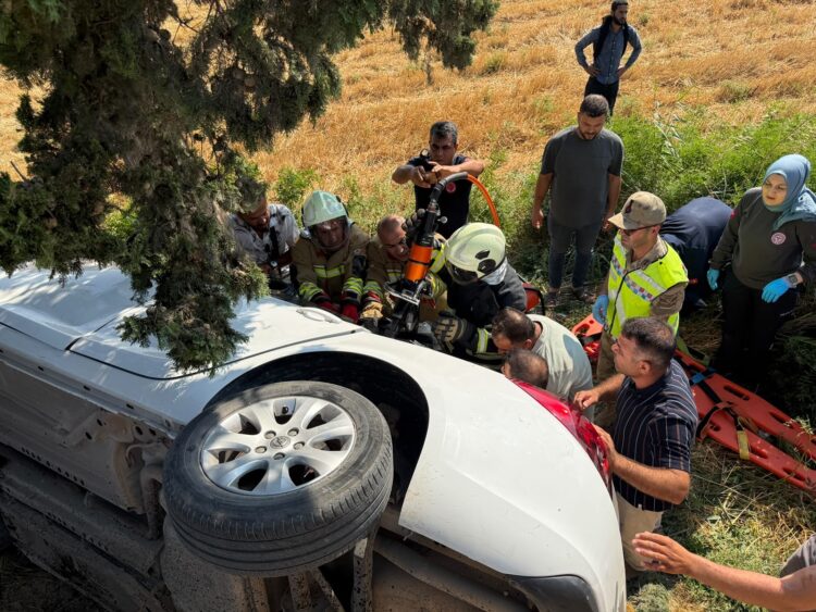 Sünnet düğünü dönüşü şarampole devrilen otomobilin sürücüsü, kurtarılamadı