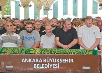 Hafriyat kamyonlarının karıştığı kazada ölen işçi toprağa verildi