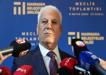 Görevden alınan Bursa Büyükşehir Belediye Başkanı Bozbey'in yargılanmasına başlandı