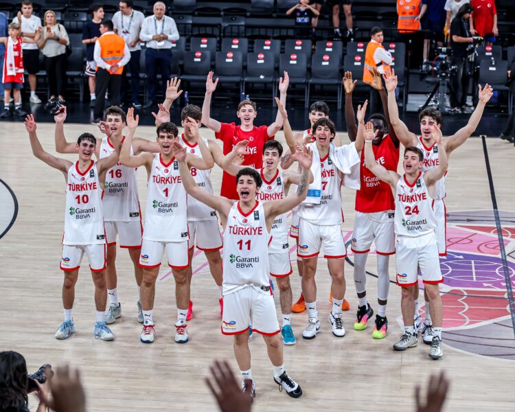 U17 Erkek Milli Basketbol Takımı çeyrek finalde