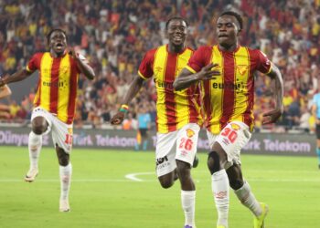 Coventry transferde Dennis için Göztepe ile masada