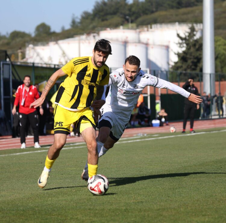 Aliağa FK'da Veli ve Mert yeni takımlarıyla imzaladı