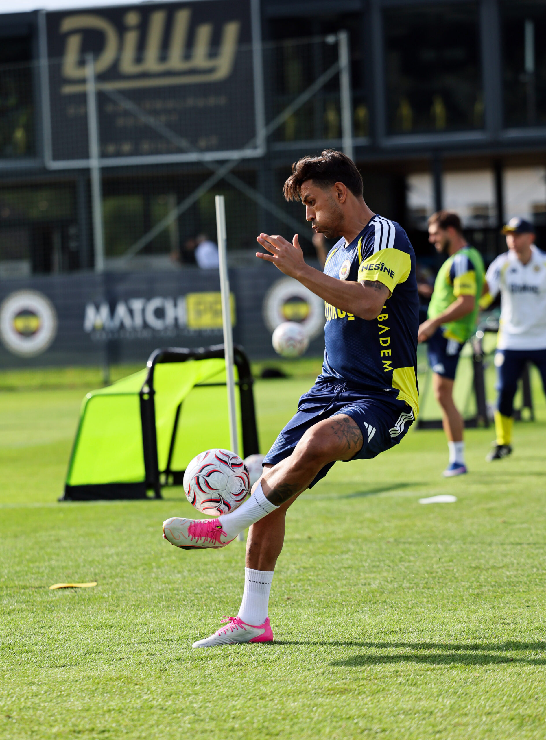 Fenerbahçe Avusturya kampında günü çift antrenmanla tamamladı