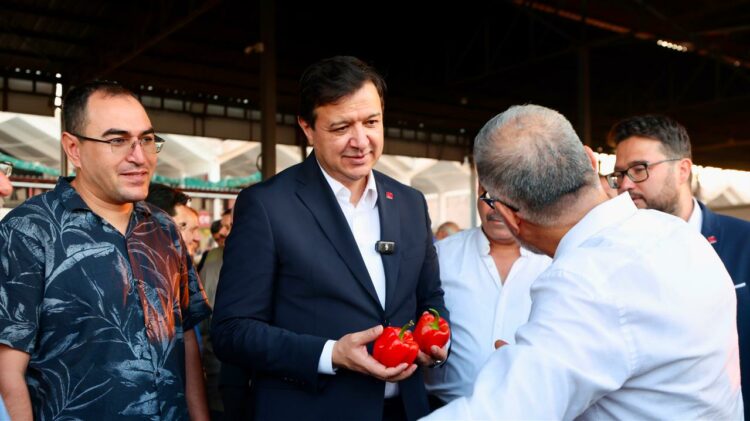 Mahmut Arıkan, Antalya Toptancı Hali'ni ziyaret etti