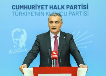 CHP'de 8 il yönetimi görevden alındı, 7 ile yeni il başkanı atandı