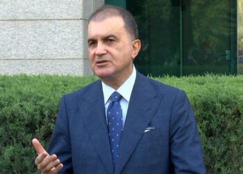 AK Parti Sözcüsü Ömer Çelik'ten Özgür Özel'e "vesayet" çıkışı
