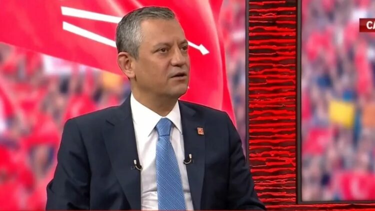 Özgür Özel'den CHP'ye sert mesaj: "Eskiyi, köhnemişi geride bıraktık"