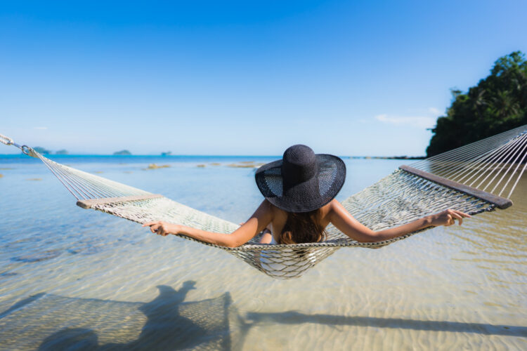 Tatil fiyatları neden her yıl rekor kırıyor? Daha ucuza tatil yapmanın 10 etkili yolu