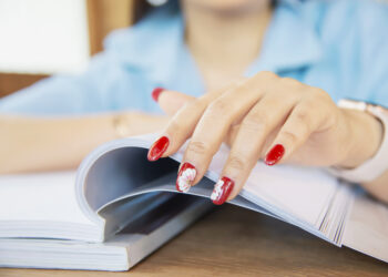 Güzellik salonlarına rakip oldu! Press-on nails neden bu kadar popüler?