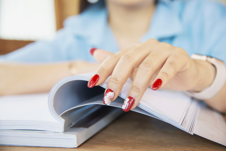 Güzellik salonlarına rakip oldu! Press-on nails neden bu kadar popüler?