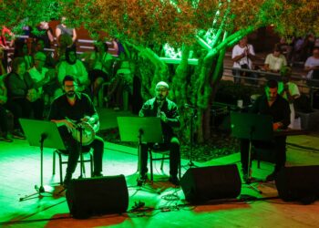 Zeytin ağacının altında “Gece Makamı” ezgileri
